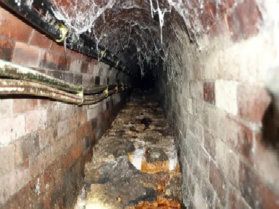 أ 'fatberg' مصنوعة من الشحوم والمناديل المبللة الموجودة في المجاري الإنجليزية Pureenpower.com 